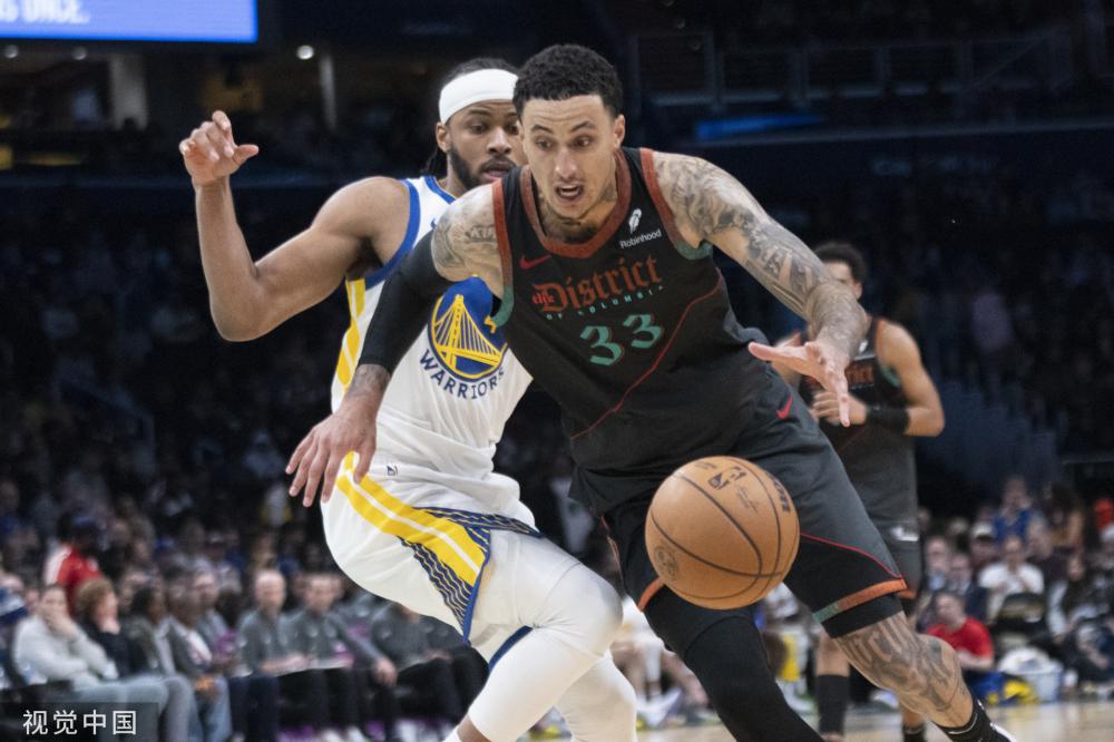 发出了嘘声 发出了嘘声