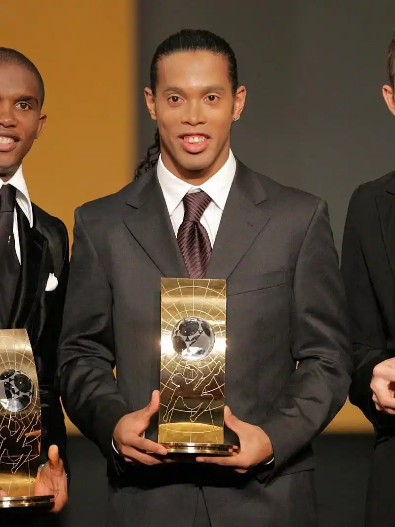 尽管只有 尽管只有