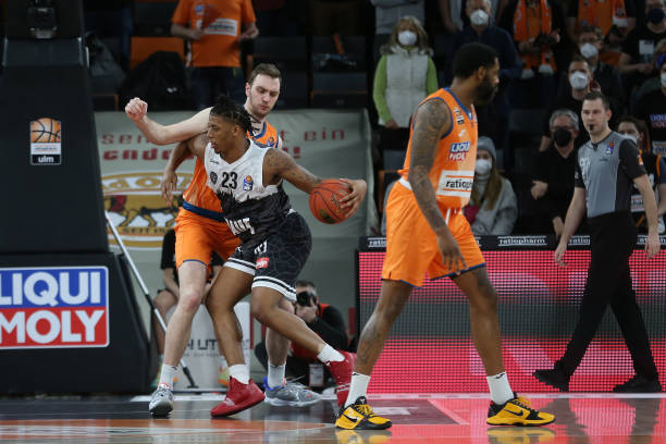 中强调团队 中强调团队